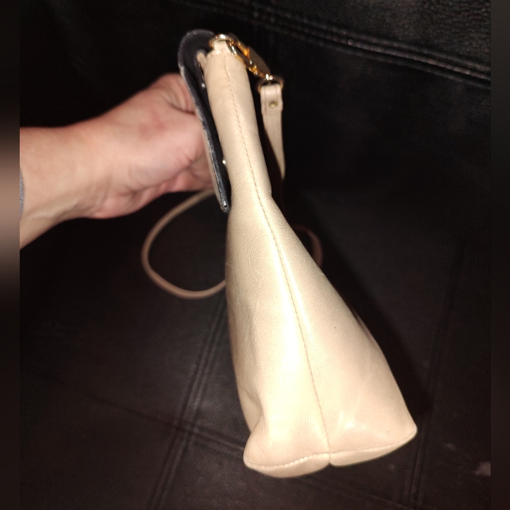 Salvatore Ferragamo Vintage 80's EUC+ Firenze 8 Beige Leather Crossbody Bag - Picture 5 of 12